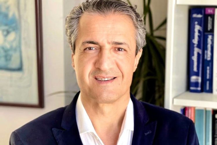 ORHAN ERTÜRK yazıları kapak görseli